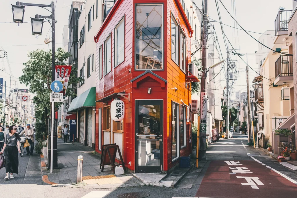 Hidden Streets of Tokyo: Discover Local Charm and Architecture